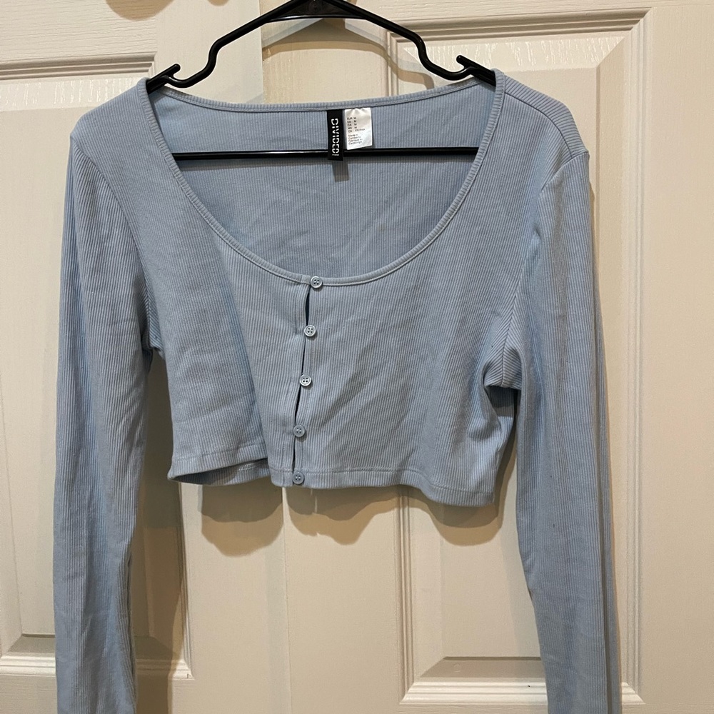 Divided baby blue crop long sleeve